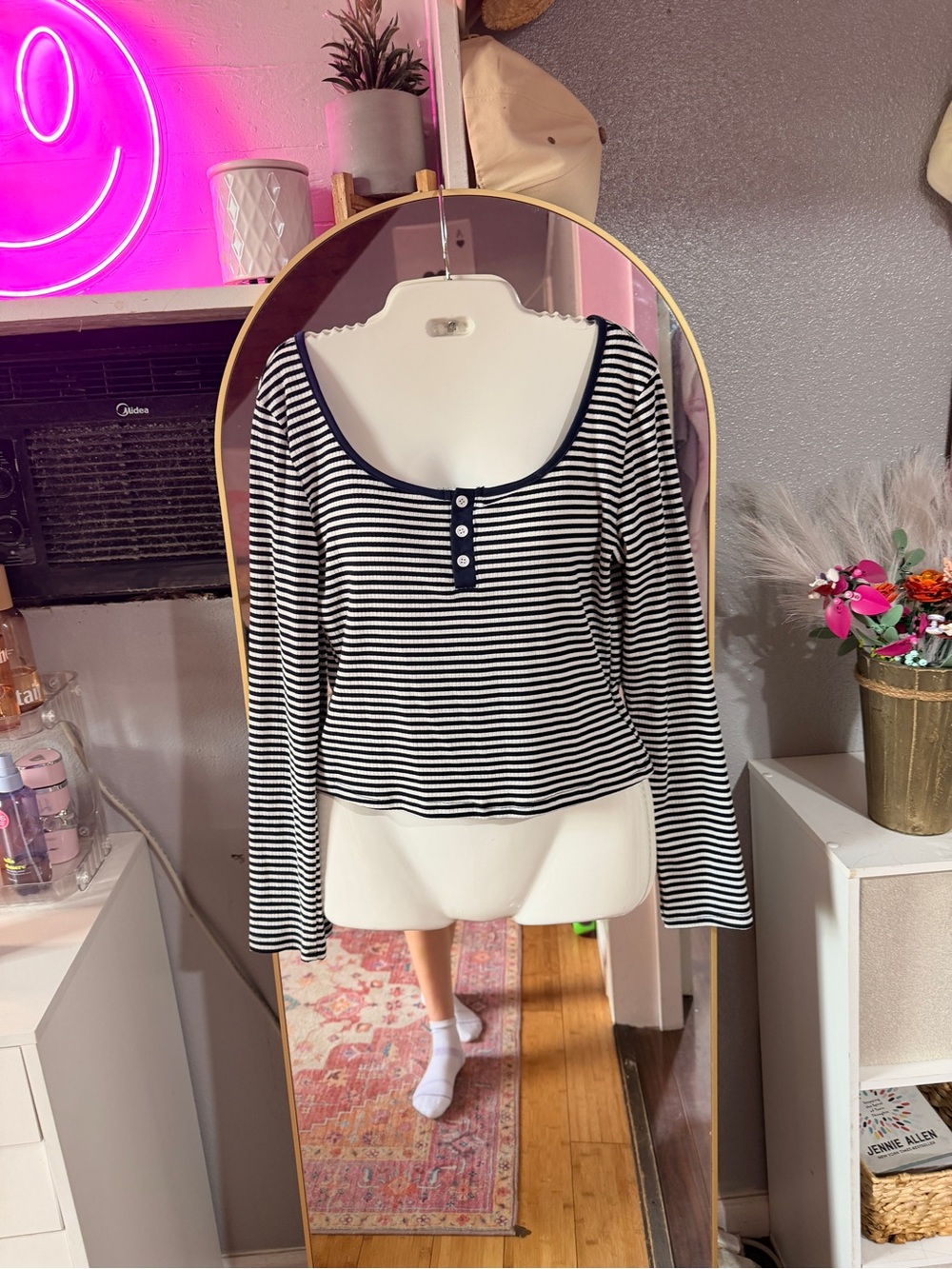 Striped Long-Sleeve Scoop Neck Top - Black & White